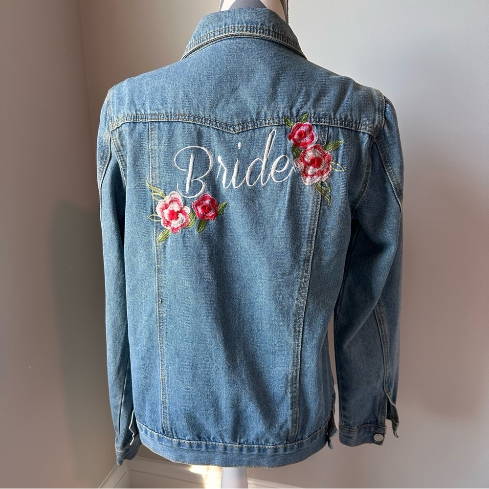 David’s Bridal Embroidered Floral Denim Jacket Medium Bride Bachelorette NWOT - Picture 2 of 5